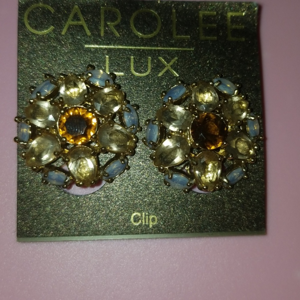 Carolee Lux clip-on earrings - Picture 2 of 3